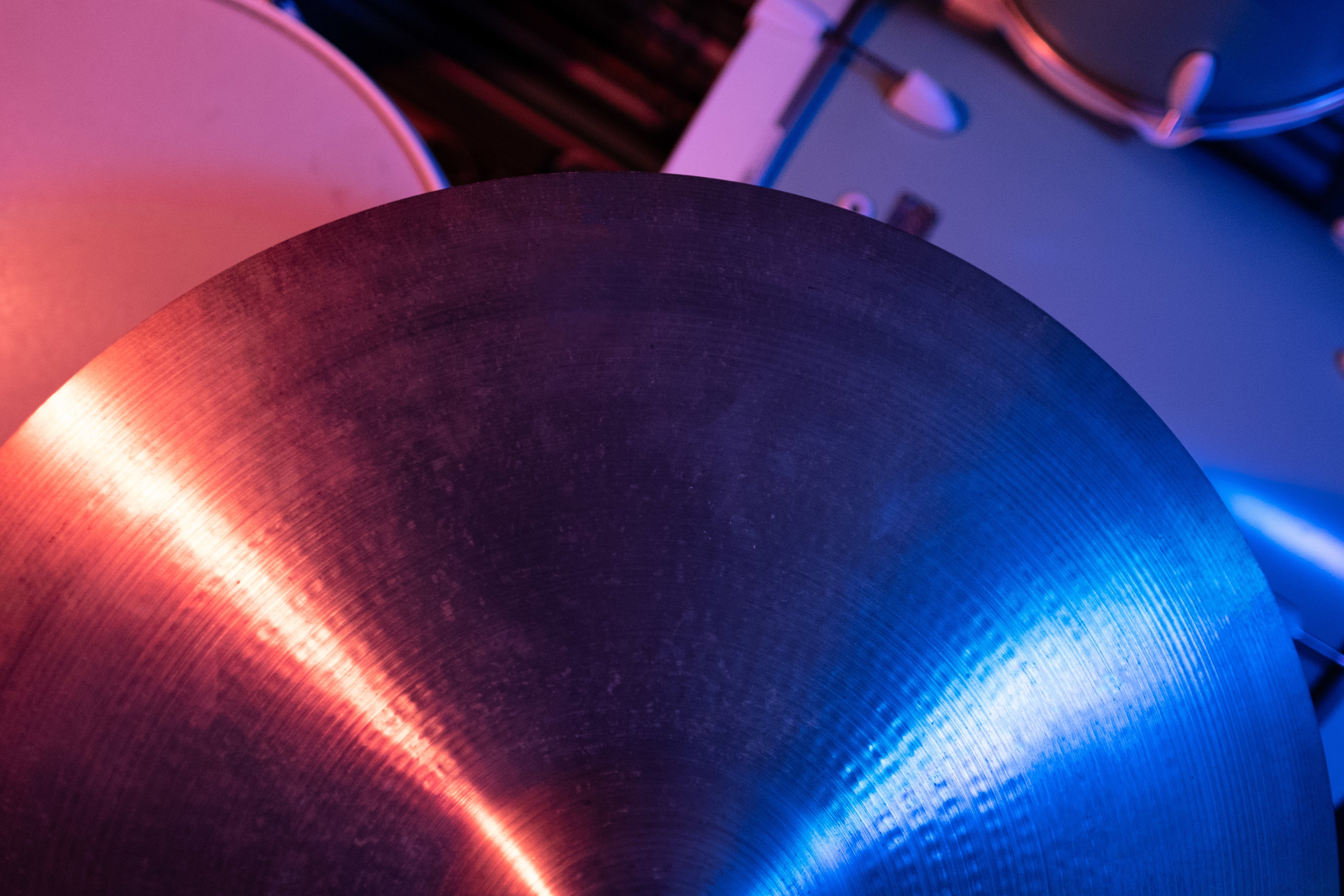 stage-lights-reflect-off-ride.jpg